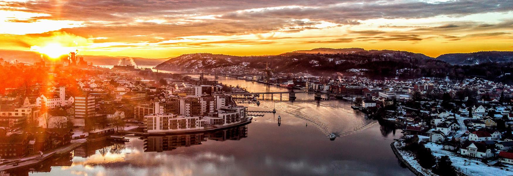 Porsgrunnselva en vinterkveld