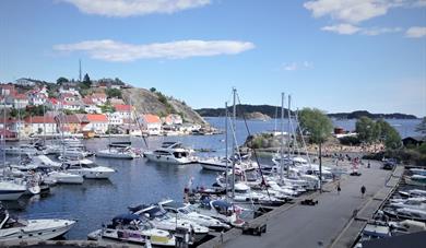 At Gunnarsholmen there are toilet- and shower facilities. Water and electricity is available.
