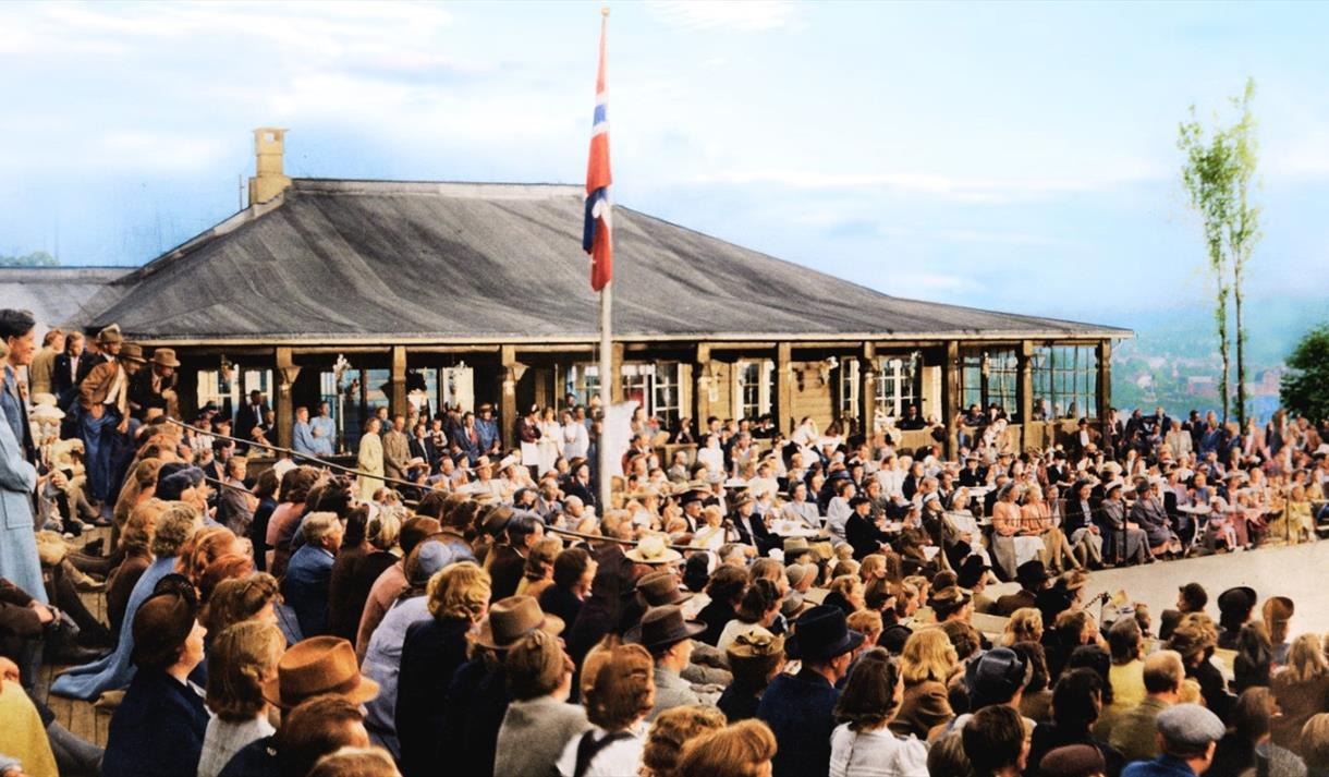 Folkedans i Brekkeparken