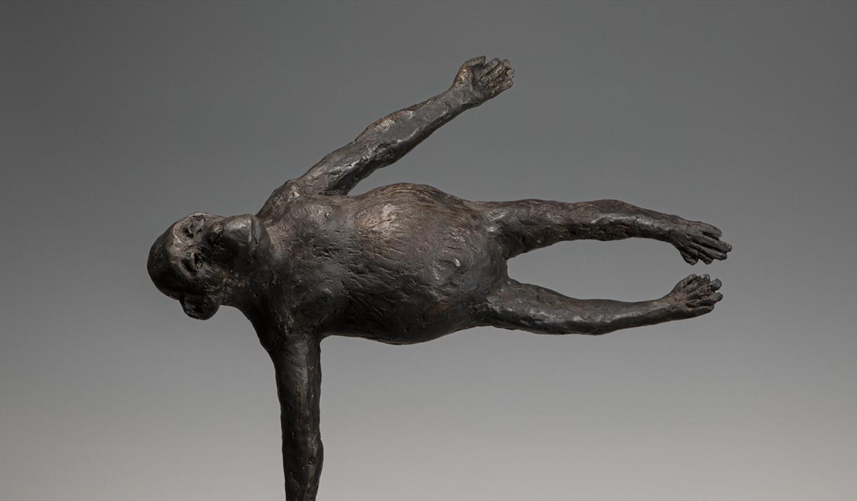 Skulptur av Petter Hepsø.