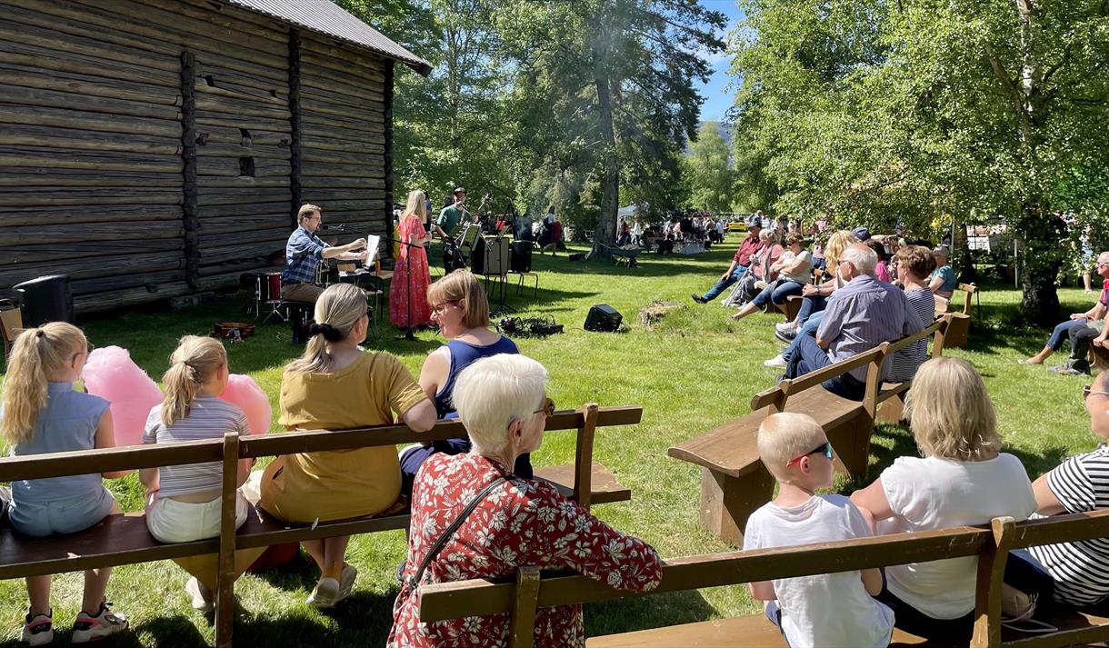 folk på Fyresdal bygdmuseum