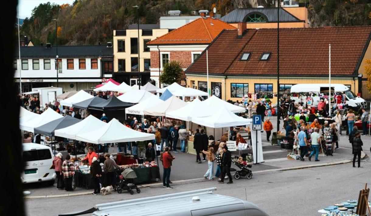 Bilde fra vårmarkedet i 2025.