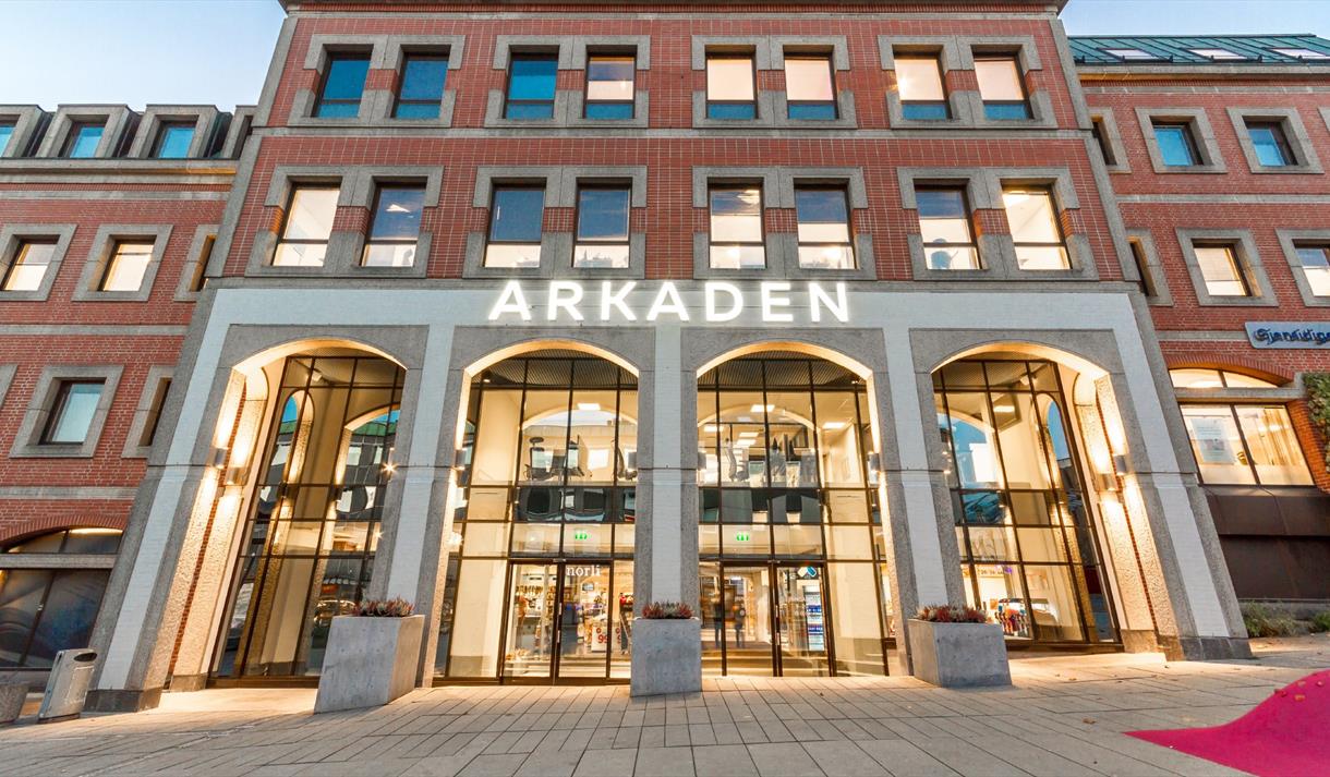 inngang til kjøpesenter Arkaden i Skien