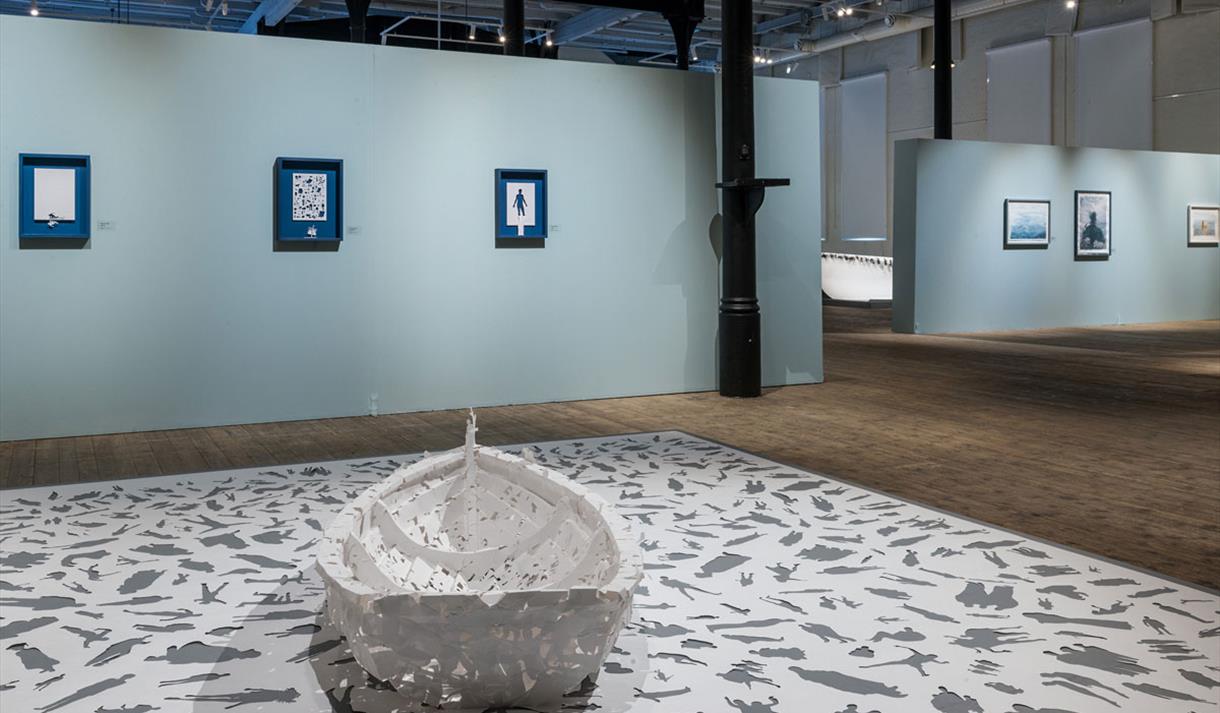 utstilling "et ha av papir" på Telemark kunstmuseum