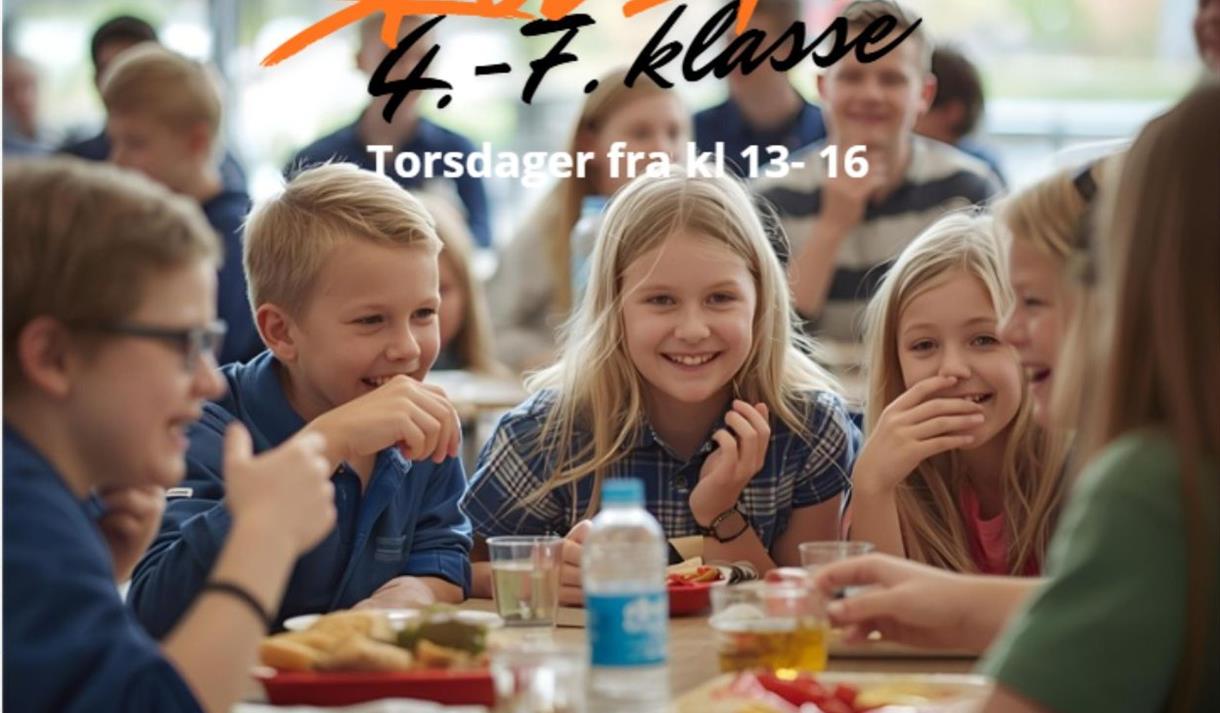 bilde av jenter og gutter som spiser mat