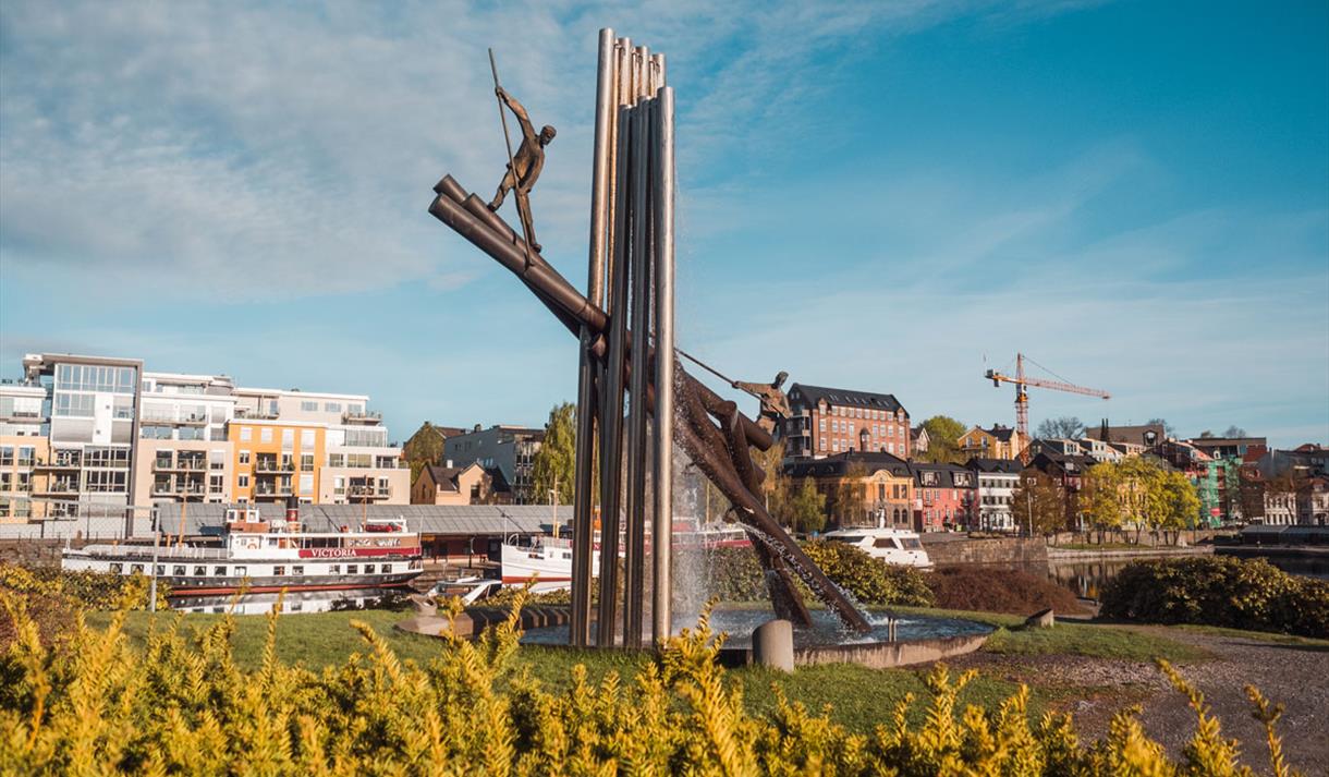 fløtningsmonument i Skien