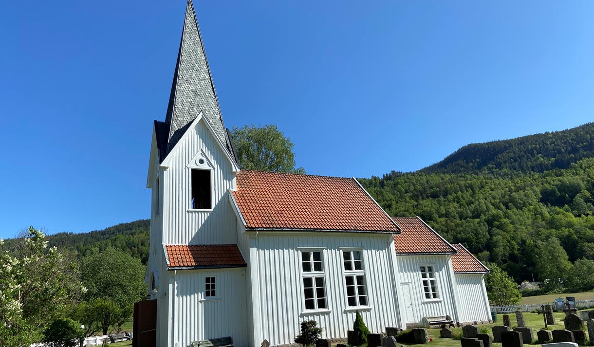 Flatdal kyrkje, juni 2023