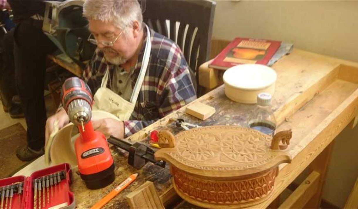 Handverksaktivitetar Vest-Telemark museum Eidsborg.