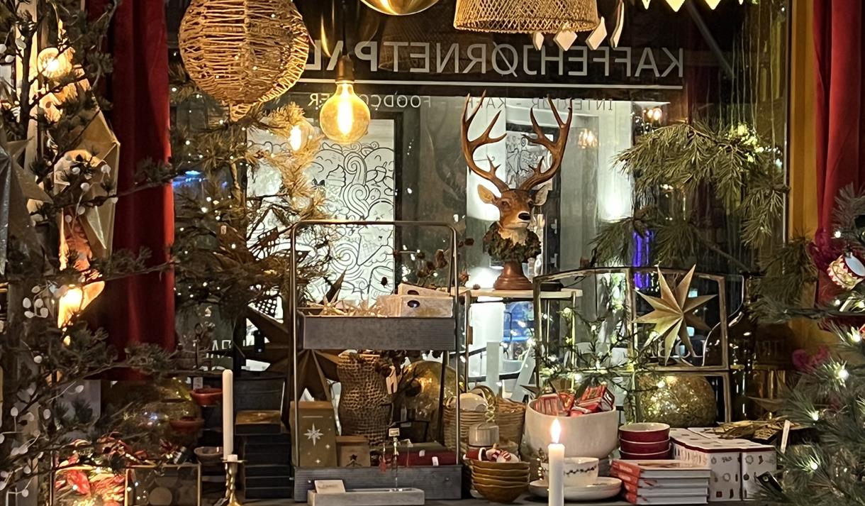 JULEBUTIKK 4. nov kl 1730