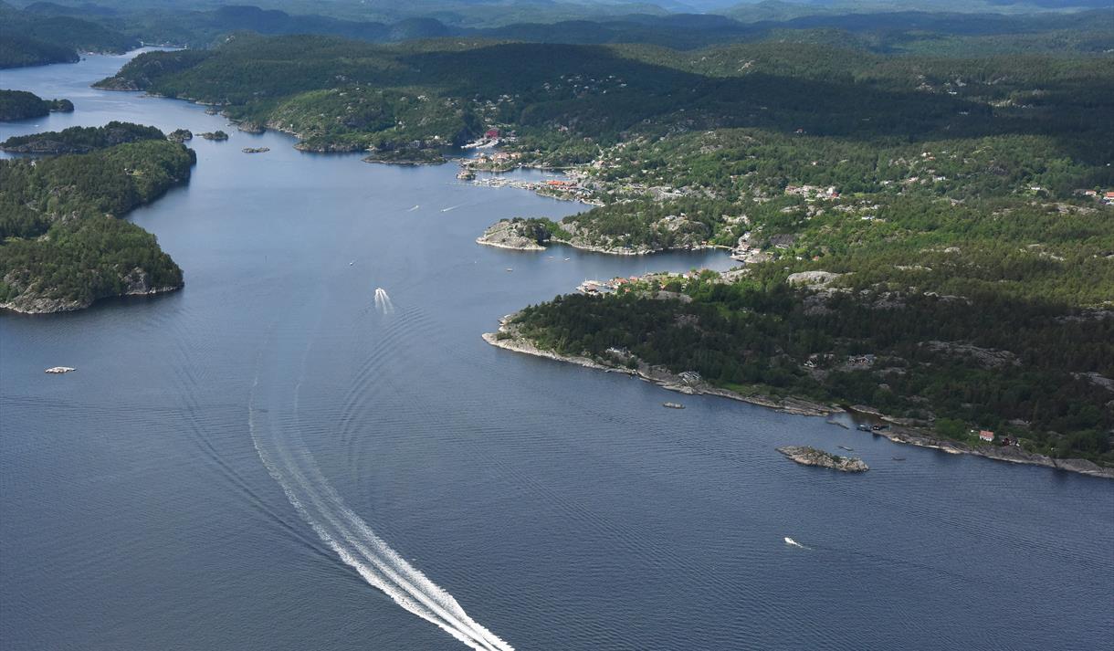 dronefoto fra Åbyfjorden