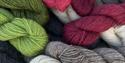 Samling av garn i ulike farger